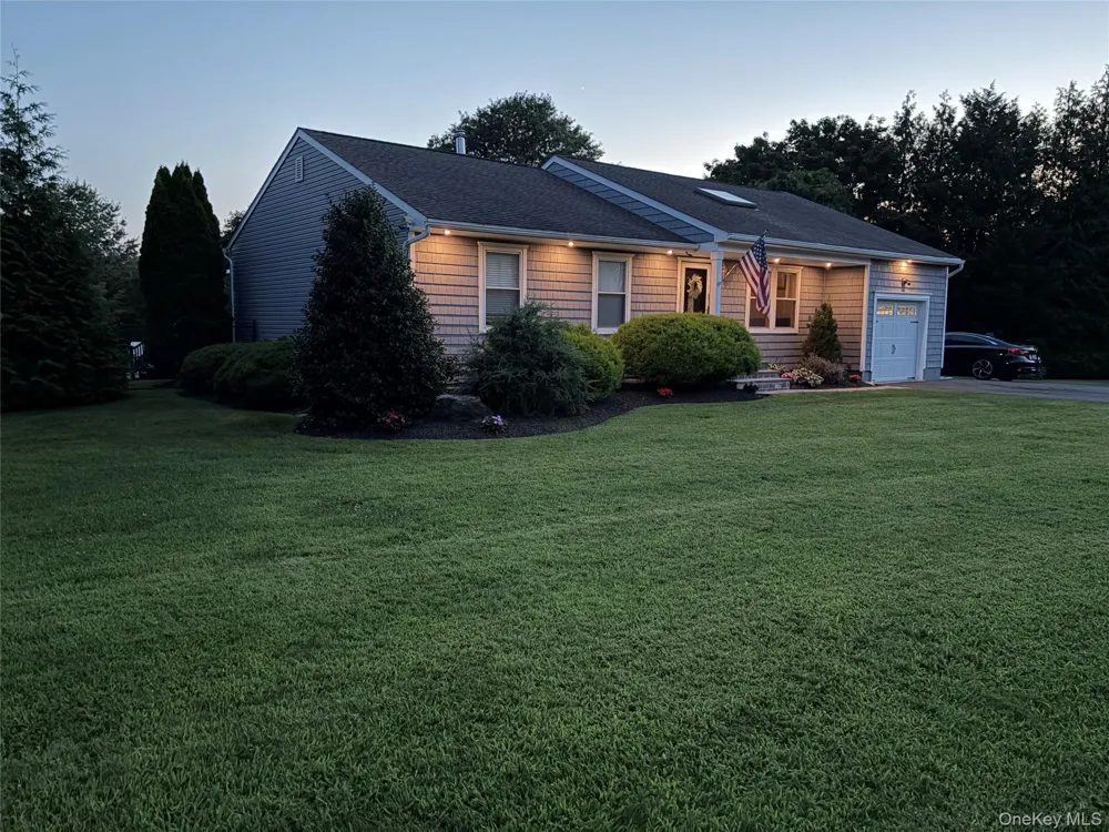 71 Triangle Lane Baiting Hollow, NY 11933
