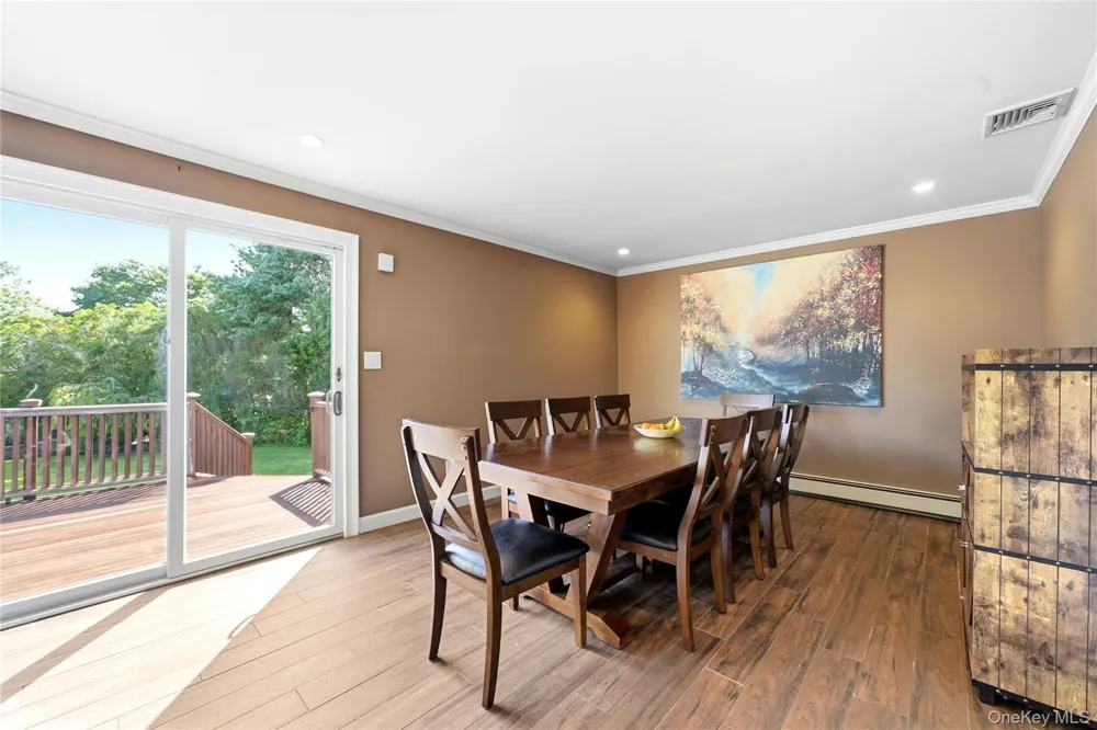 71 Triangle Lane Baiting Hollow, NY 11933