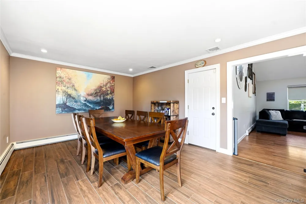 71 Triangle Lane Baiting Hollow, NY 11933