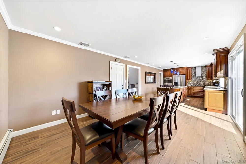 71 Triangle Lane Baiting Hollow, NY 11933