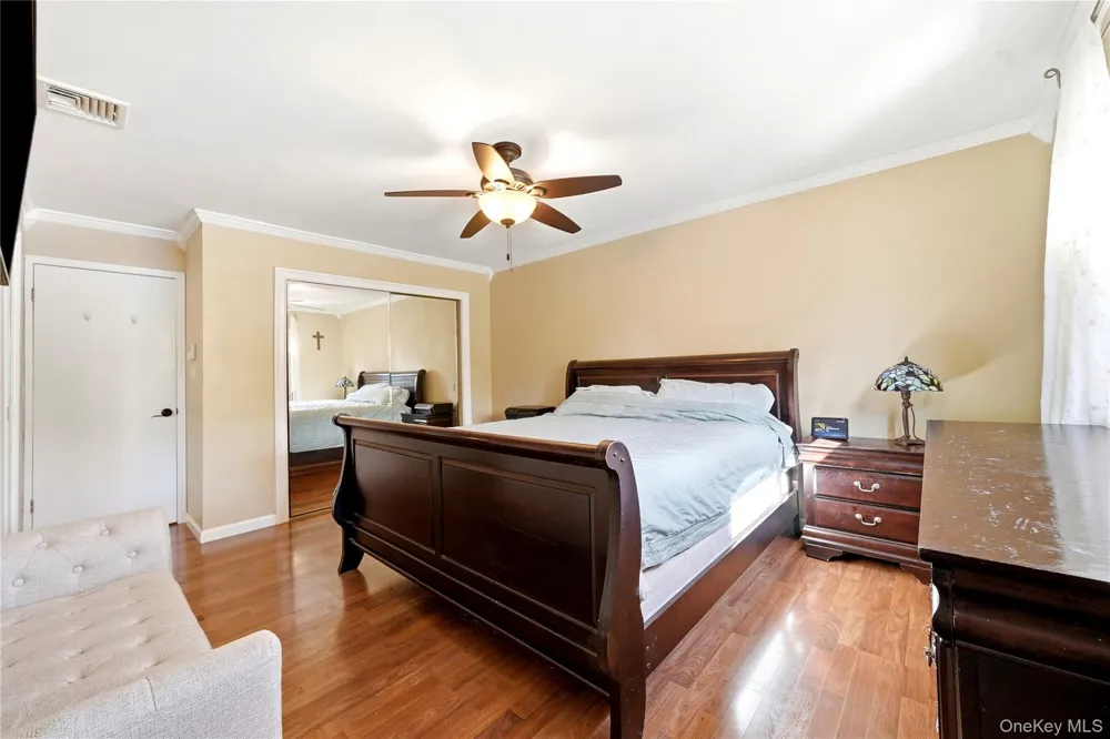 71 Triangle Lane Baiting Hollow, NY 11933