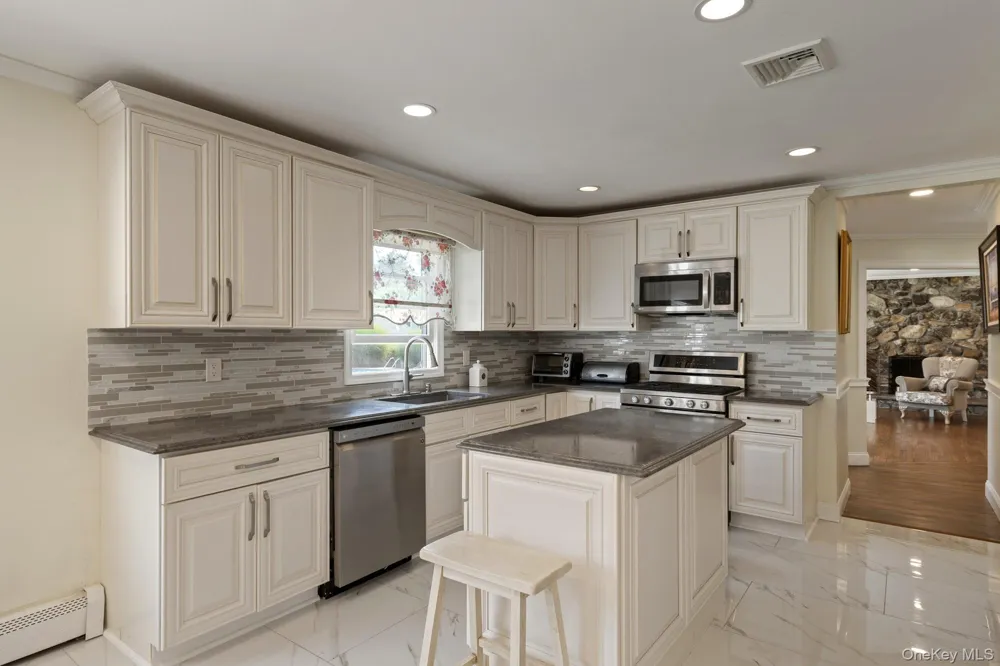 108 Burr Road East Northport, NY 11731