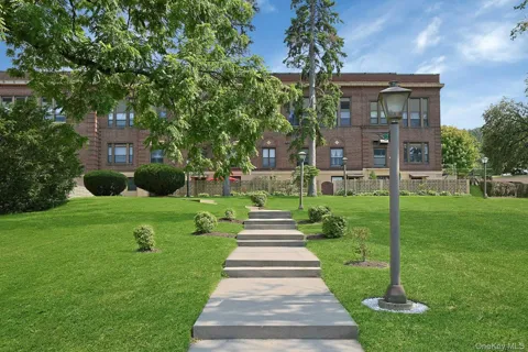 60 Kensico Road #13