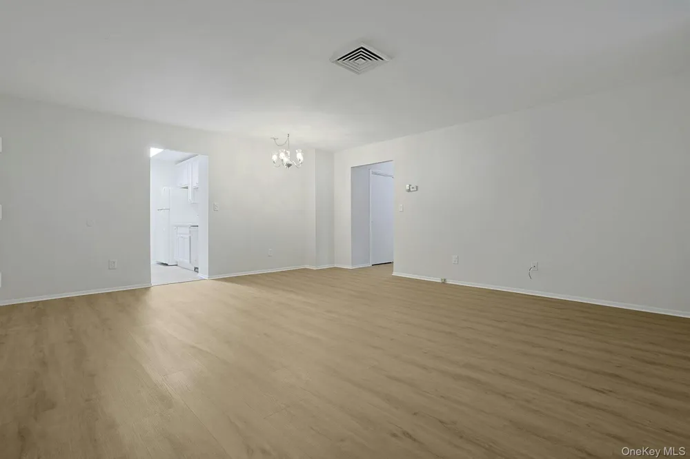 60 Kensico Road #13 Thornwood, NY 10594