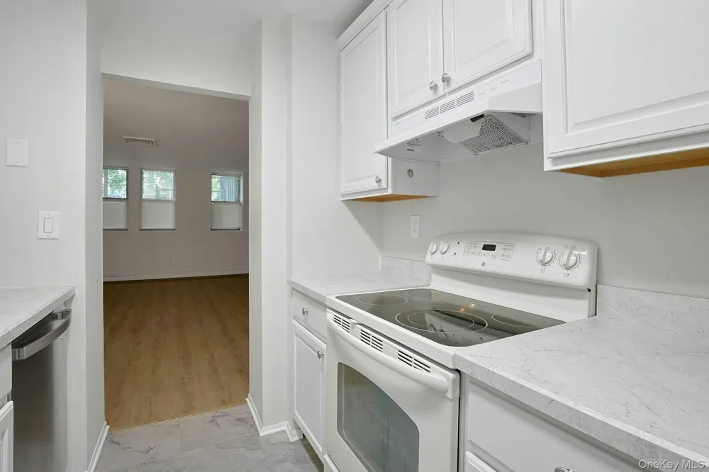 60 Kensico Road #13 Thornwood, NY 10594