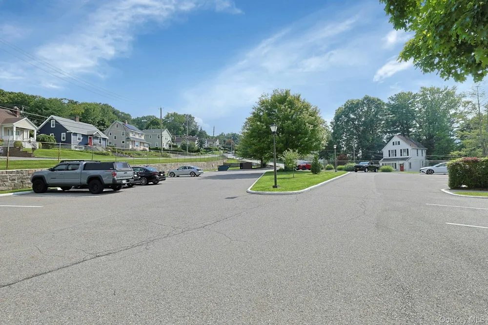60 Kensico Road #13 Thornwood, NY 10594