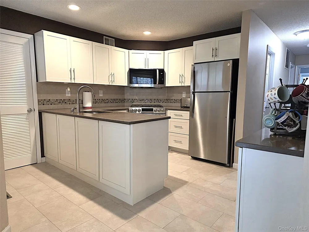 99 Eagle Ridge Way Nanuet, NY 10954
