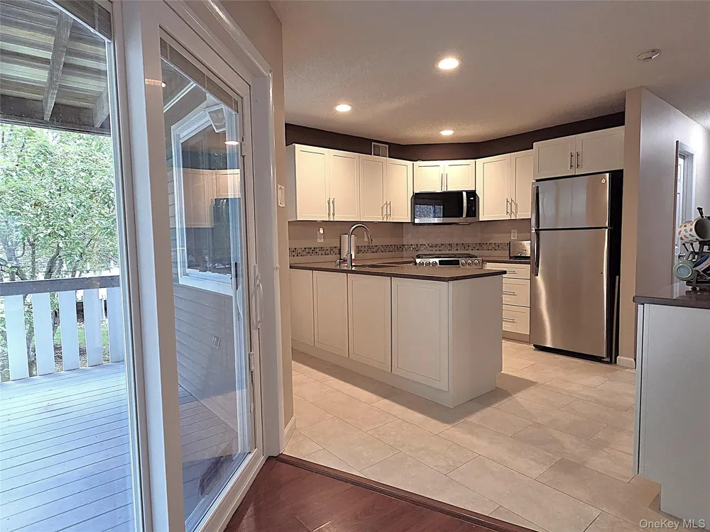 99 Eagle Ridge Way Nanuet, NY 10954