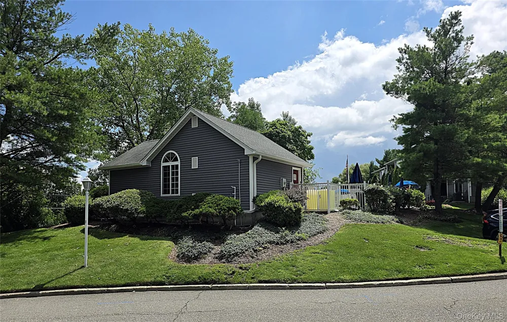 99 Eagle Ridge Way Nanuet, NY 10954