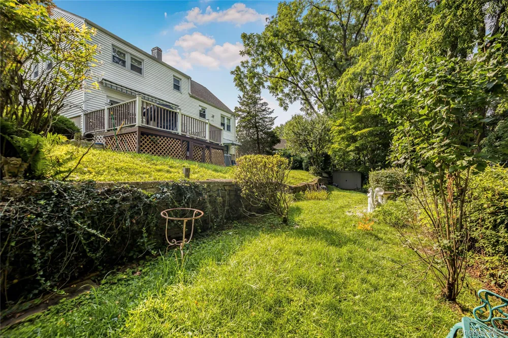33 Dexter Road Yonkers, NY 10710