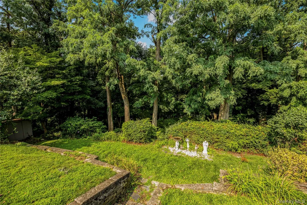 33 Dexter Road Yonkers, NY 10710