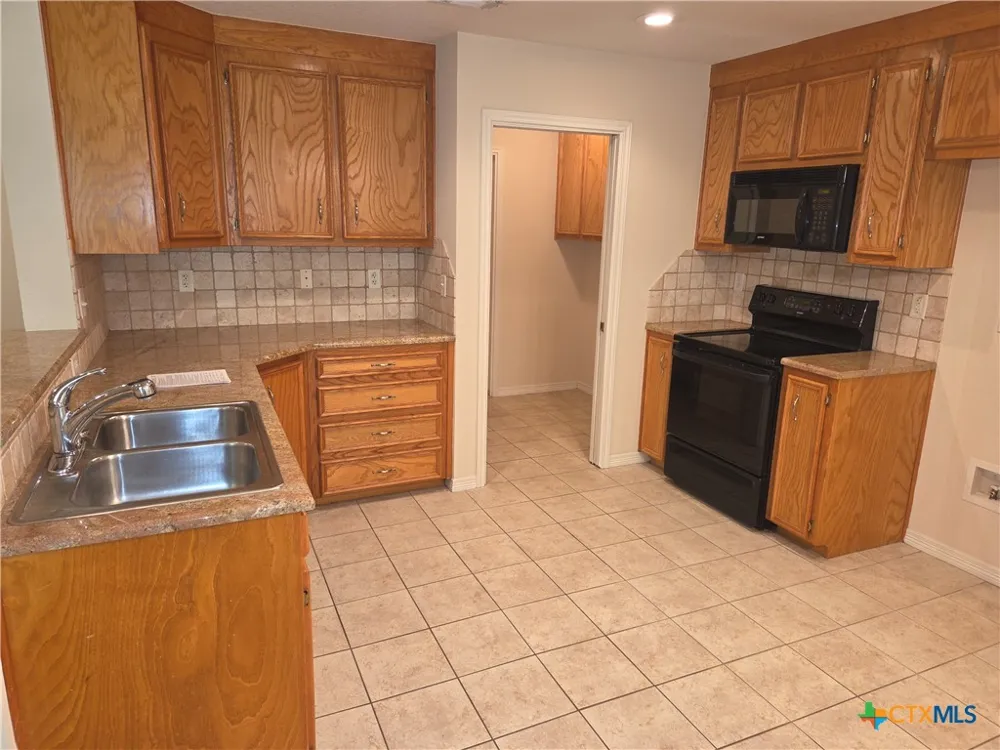 5209 Foxhill Road Temple, TX 76502