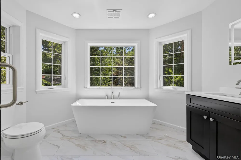 10 Beaver Landing Harrison, NY 10528