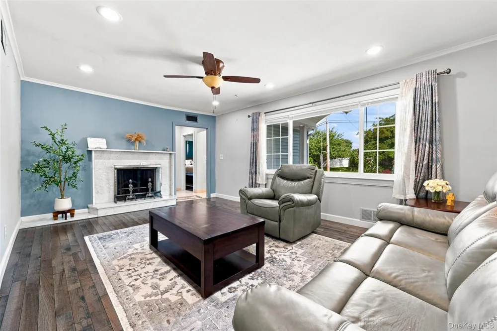 1230 Parkwood Drive Merrick, NY 11566
