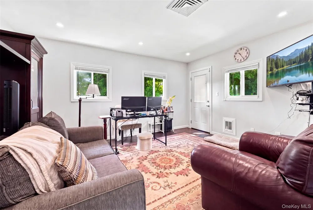 1230 Parkwood Drive Merrick, NY 11566