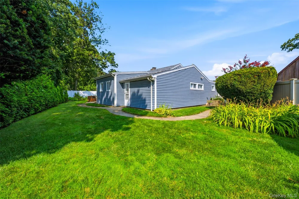 1230 Parkwood Drive Merrick, NY 11566