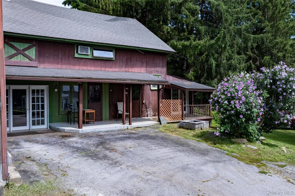 59-61 Valley Farm Road Millbrook, NY 12545