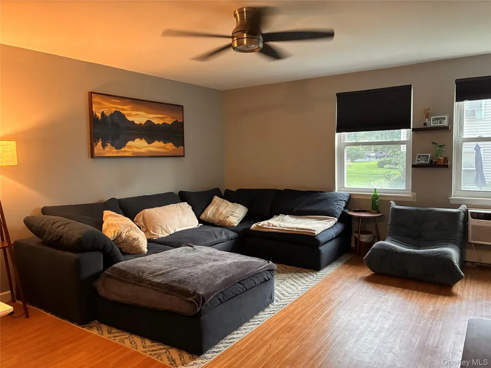 270 Lowndes Avenue #121G Huntington Station, NY 11746