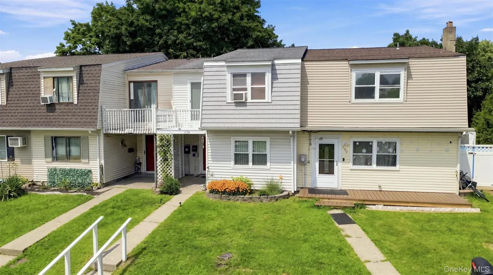 104 Chrystal Drive Maybrook, NY 12543