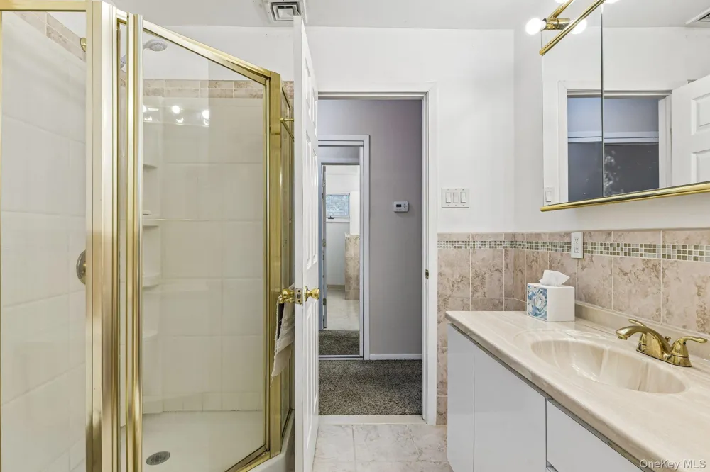 1010 Douglas Avenue Wantagh, NY 11793