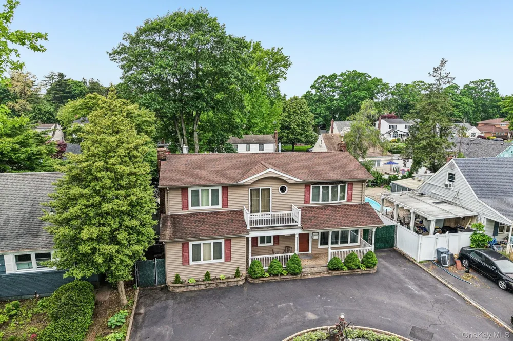 1010 Douglas Avenue Wantagh, NY 11793