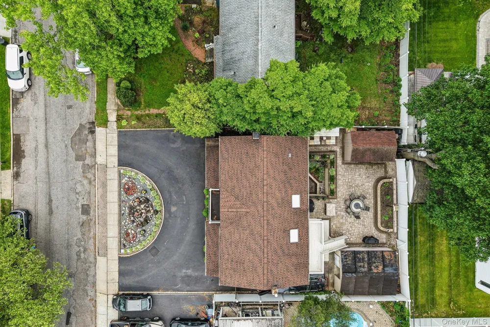 1010 Douglas Avenue Wantagh, NY 11793