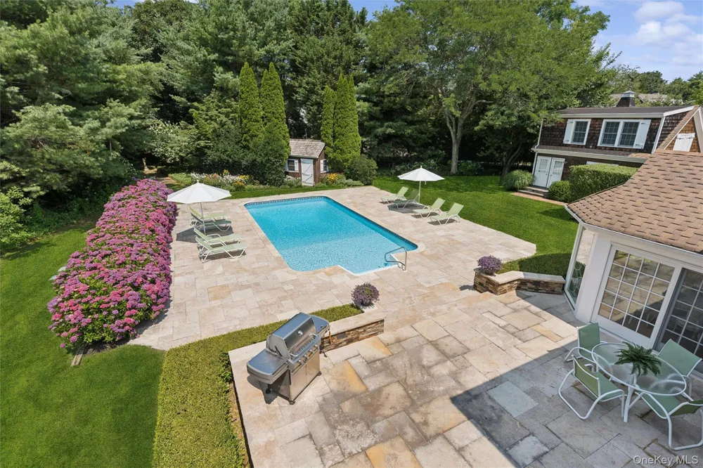 245 Meadows W Bridgehampton, NY 11932