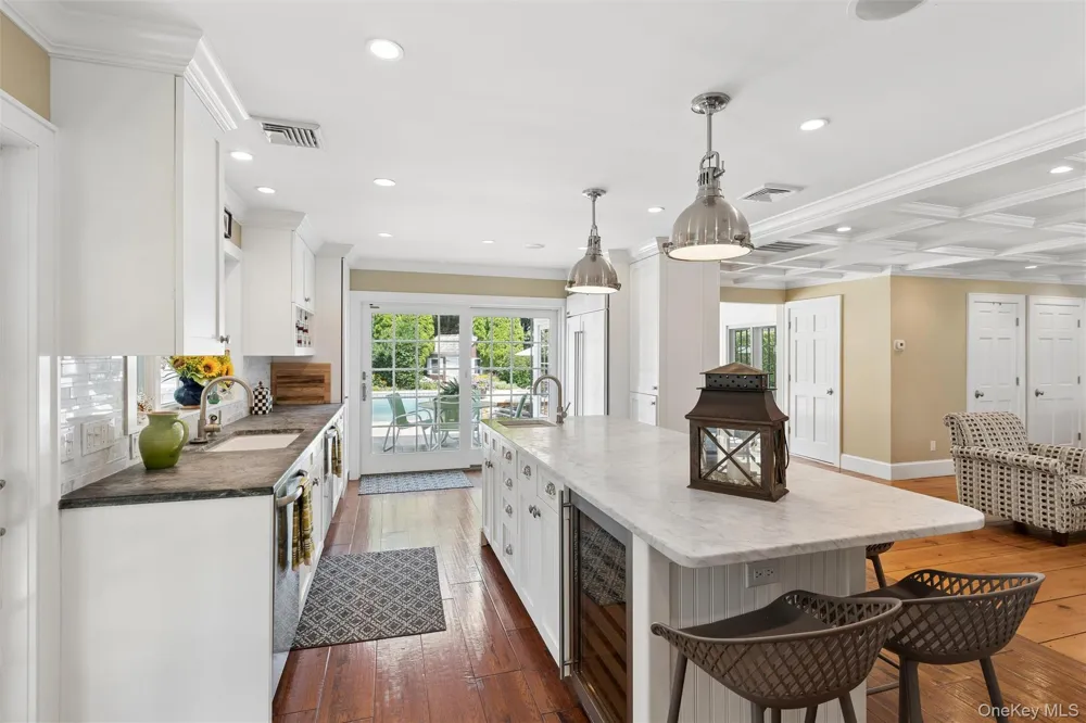 245 Meadows W Bridgehampton, NY 11932