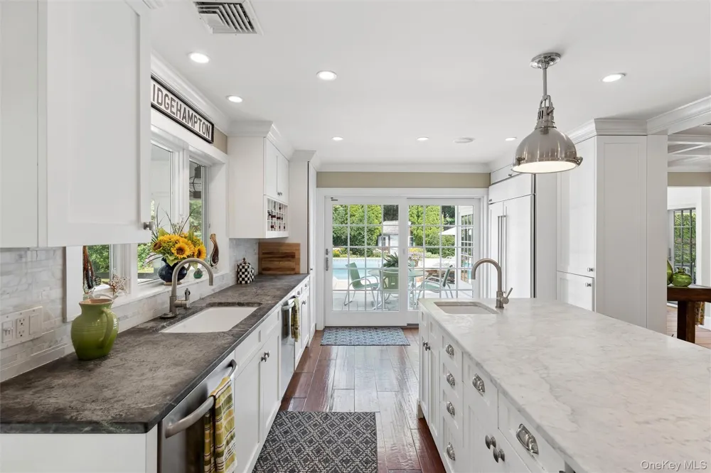 245 Meadows W Bridgehampton, NY 11932