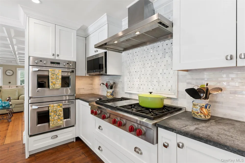 245 Meadows W Bridgehampton, NY 11932