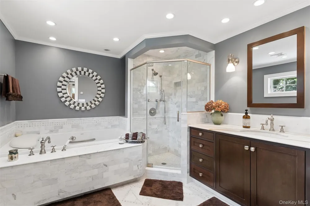 245 Meadows W Bridgehampton, NY 11932