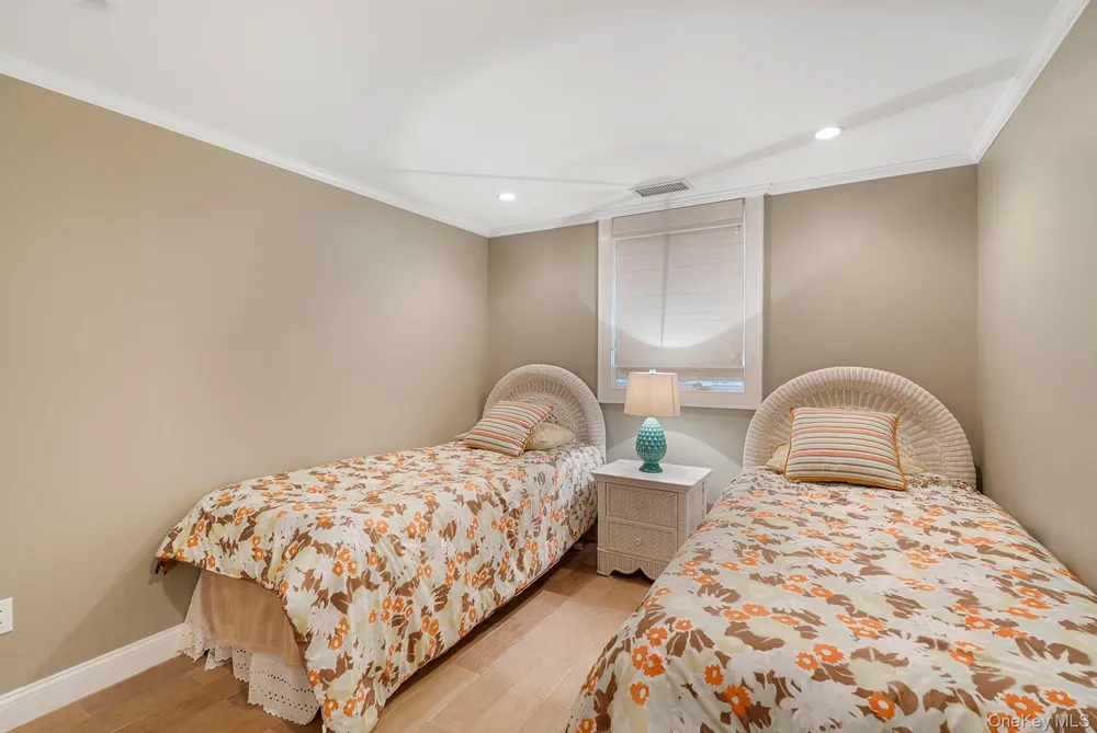 245 Meadows W Bridgehampton, NY 11932