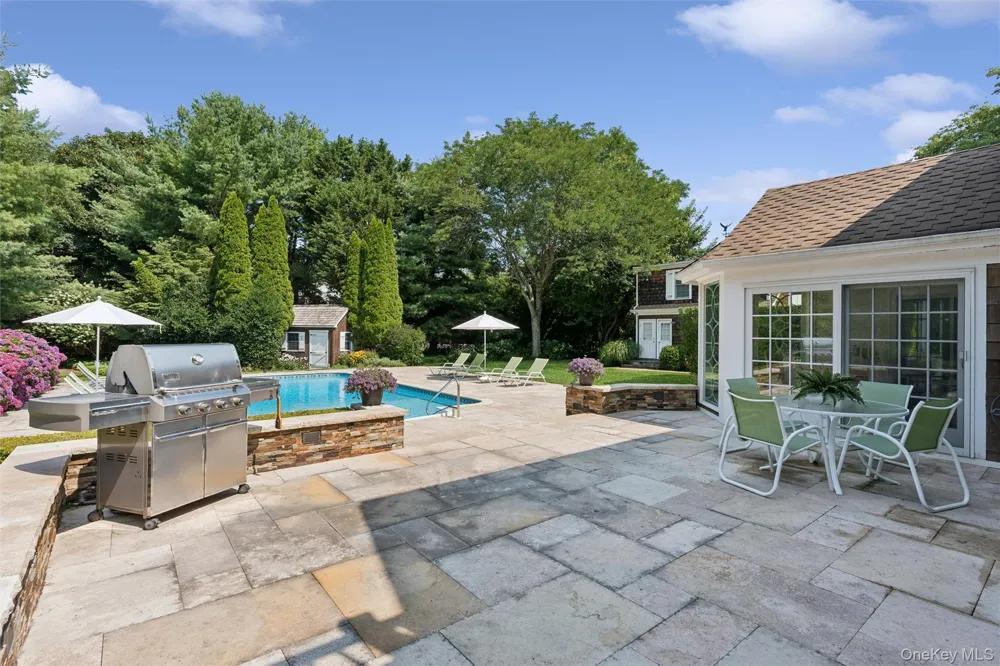 245 Meadows W Bridgehampton, NY 11932