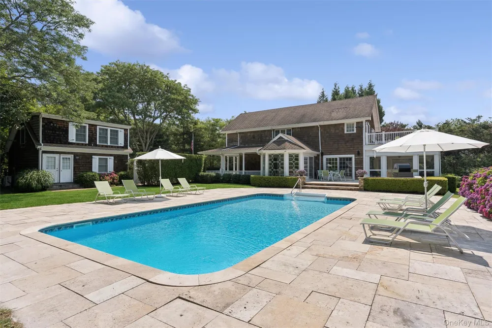 245 Meadows W Bridgehampton, NY 11932