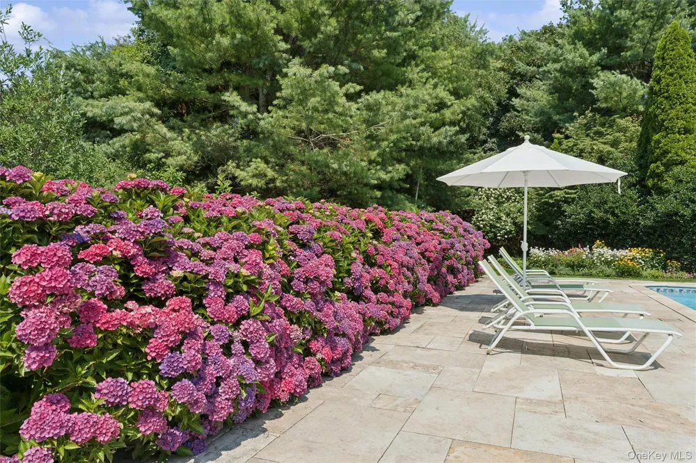 245 Meadows W Bridgehampton, NY 11932