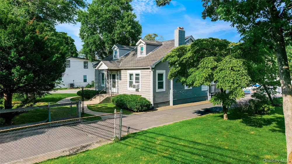 85 cocoanut Street Central Islip, NY 11722