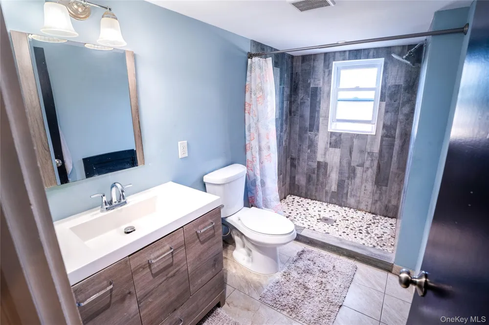 85 cocoanut Street Central Islip, NY 11722