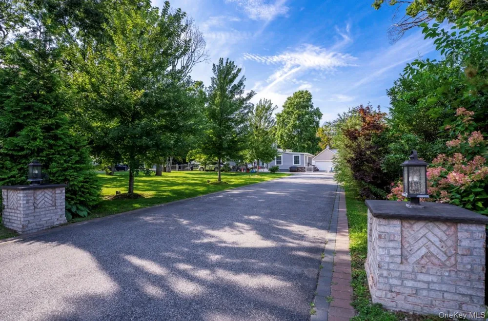 85 cocoanut Street Central Islip, NY 11722