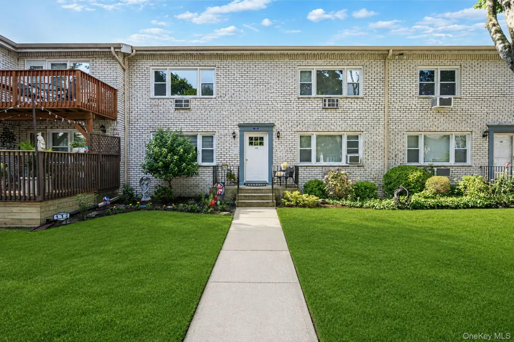 112 Cardinal Lane #2A Islip, NY 11751