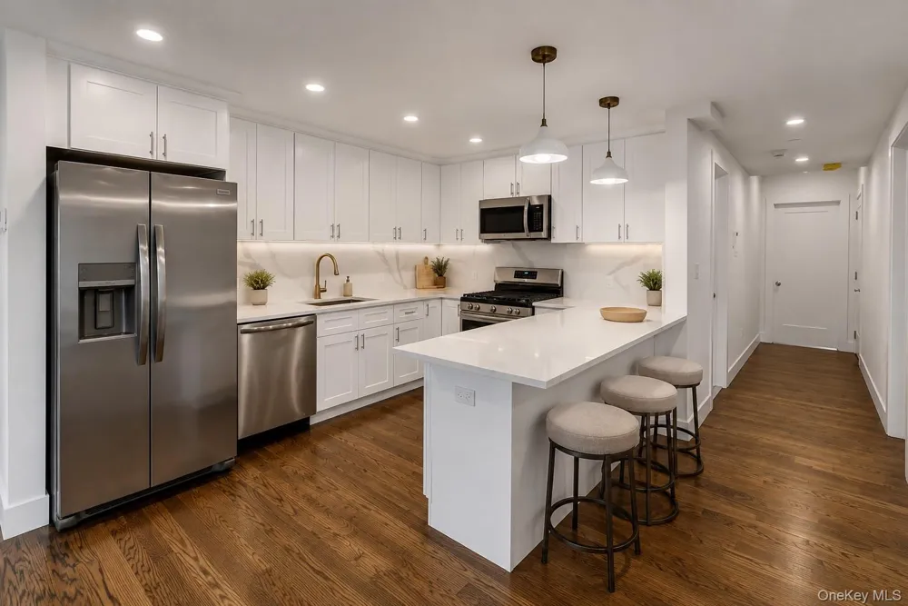 1431 Old Northern Boulevard #6 Roslyn, NY 11576