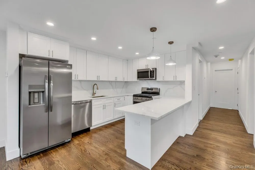 1431 Old Northern Boulevard #6 Roslyn, NY 11576