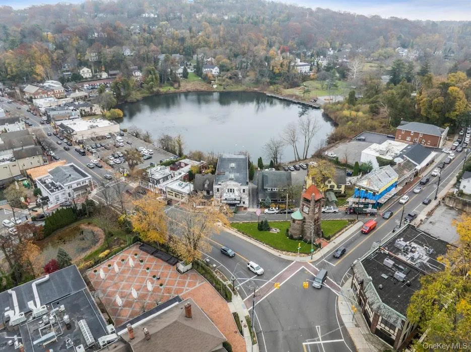 1431 Old Northern Boulevard #6 Roslyn, NY 11576