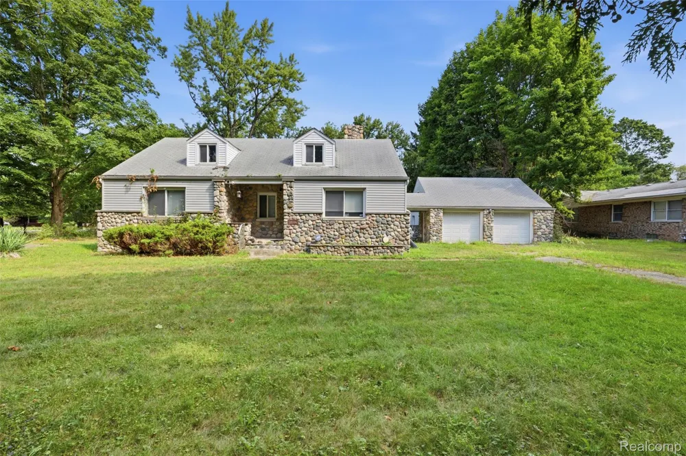 25774 Forestview Drive Southfield City, MI 48033