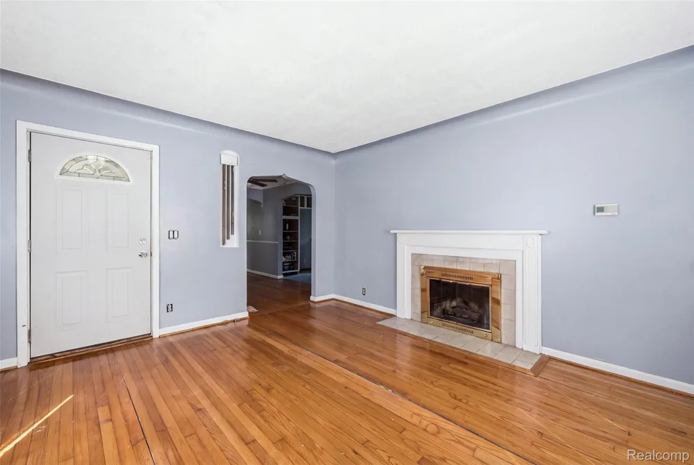 25774 Forestview Drive Southfield City, MI 48033