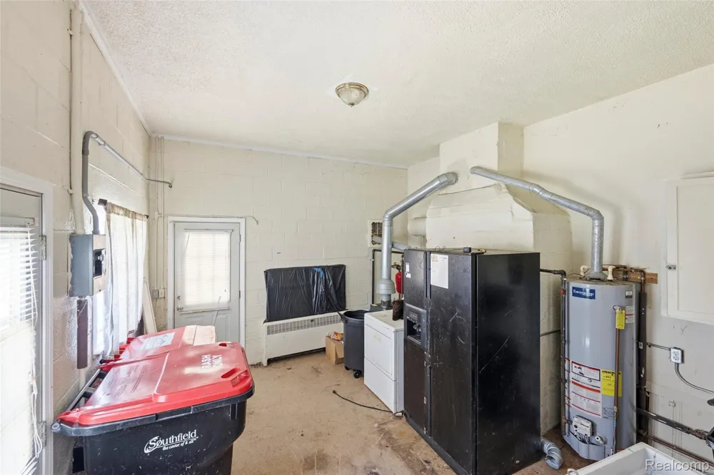 25774 Forestview Drive Southfield City, MI 48033