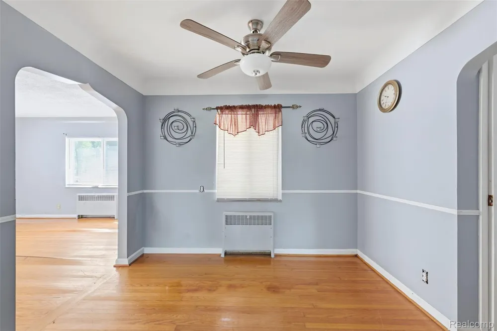 25774 Forestview Drive Southfield City, MI 48033
