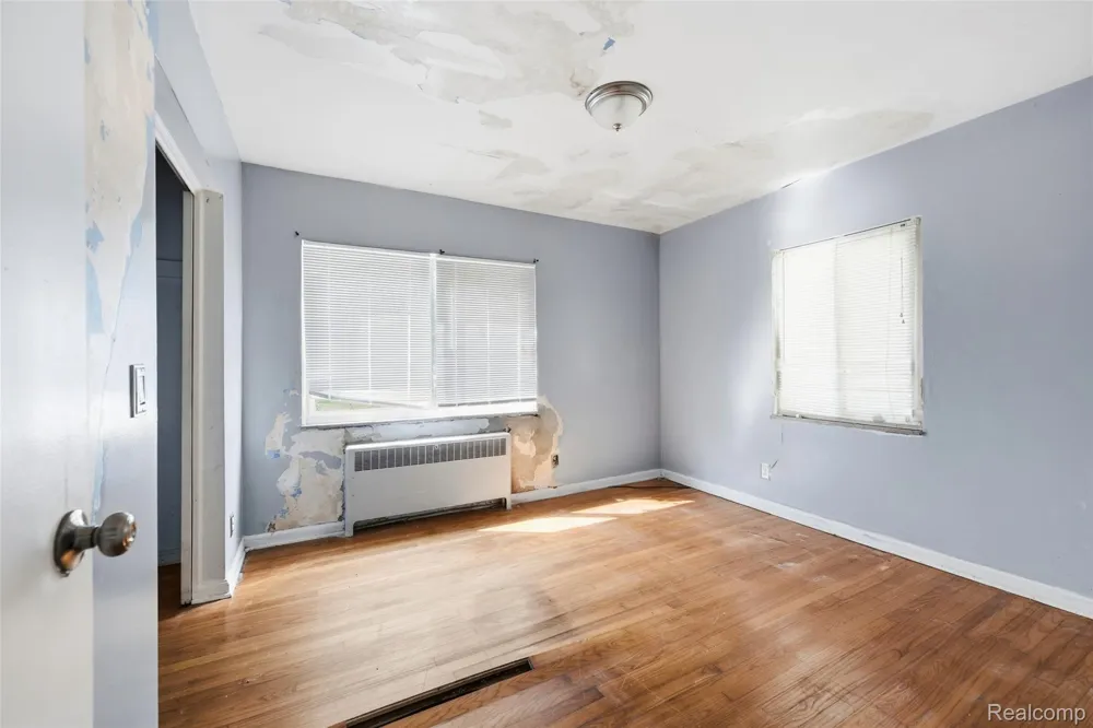 25774 Forestview Drive Southfield City, MI 48033