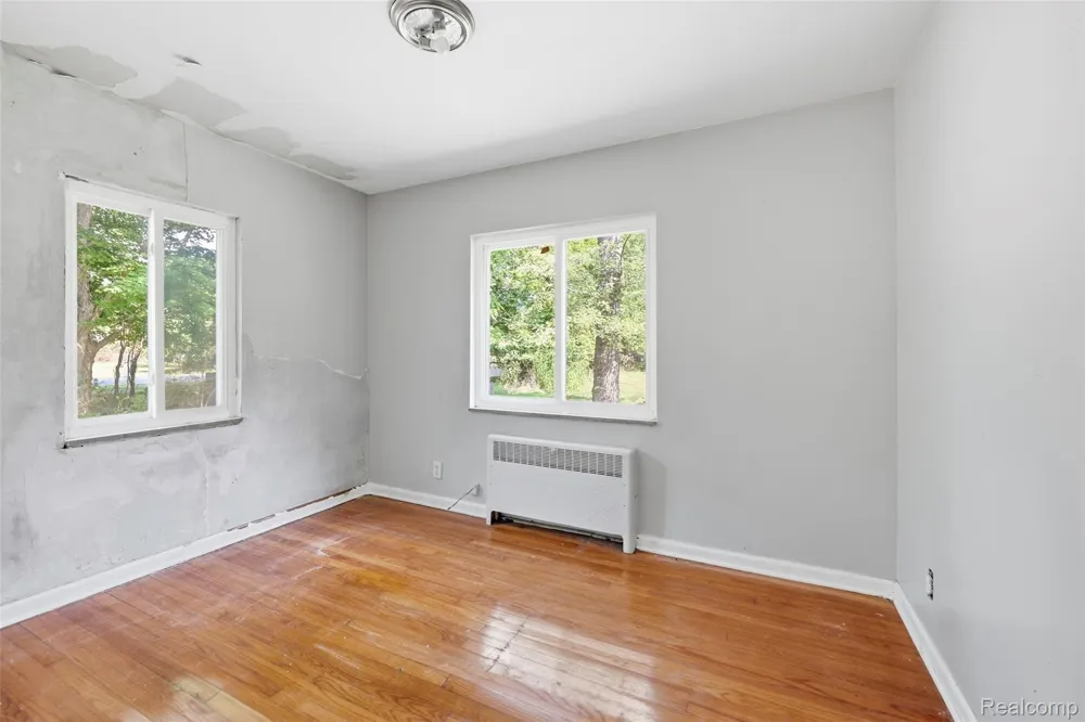 25774 Forestview Drive Southfield City, MI 48033