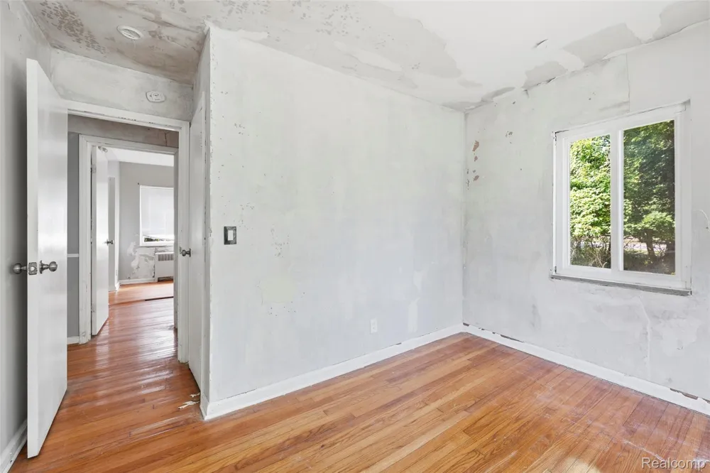 25774 Forestview Drive Southfield City, MI 48033