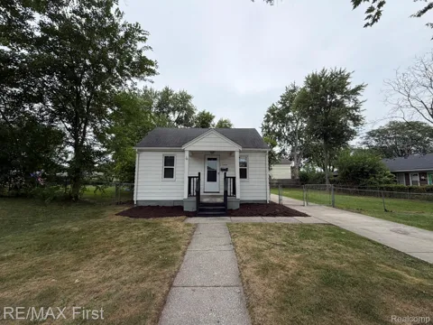 29454 MAPLEWOOD STREET